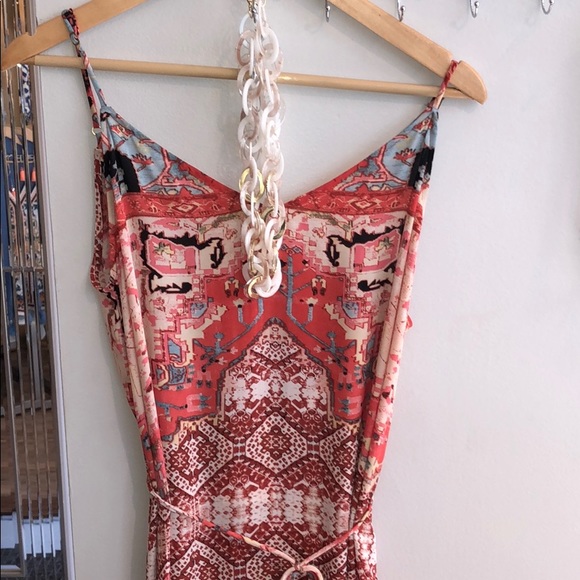 Long maxi with adjustable straps, in side slit. - Picture 4 of 8